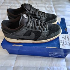 2012 nike dunk sb low QS "nontourage" size 9.5